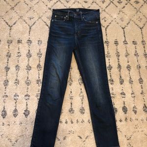 Gap true skinny ankle jeans size 26.